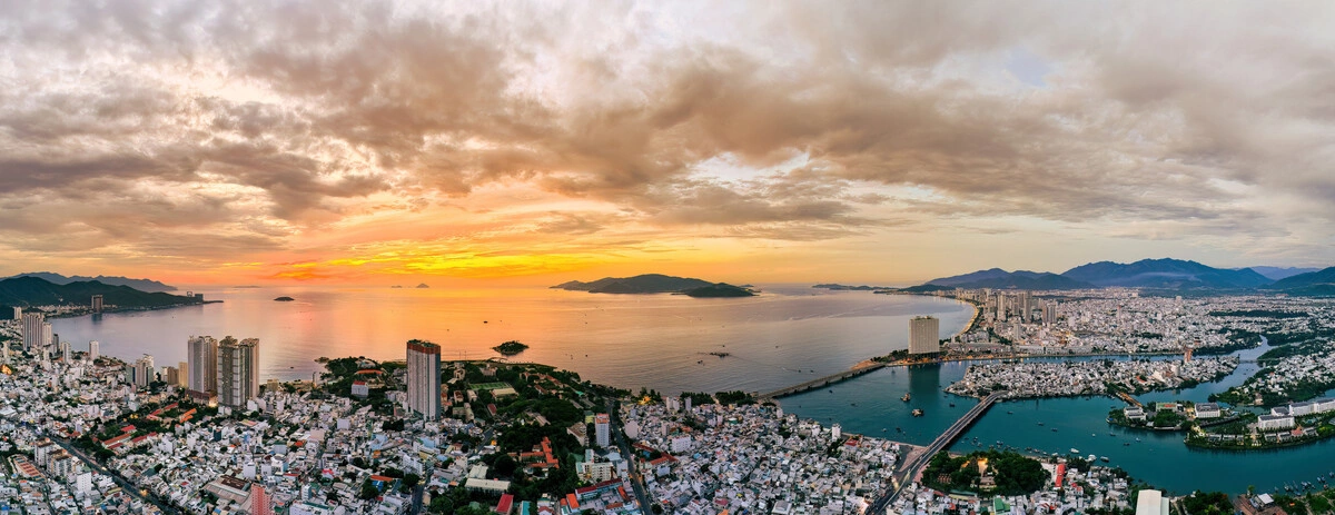 Trải nghiệm chạy bộ đón bình minh bên vịnh biển Nha Trang